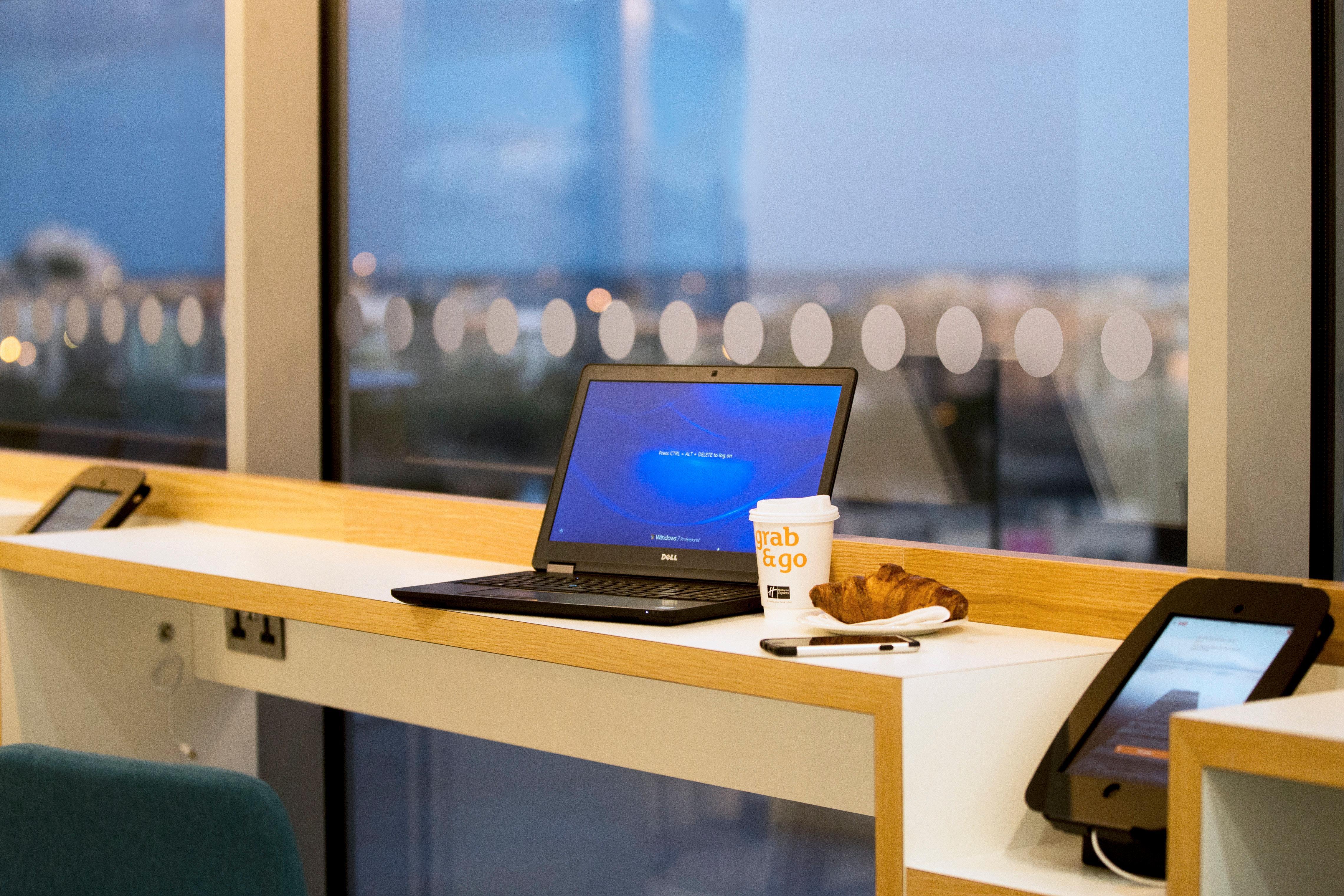 Holiday Inn Express - Malta By Ihg Saint Julian's Exterior photo