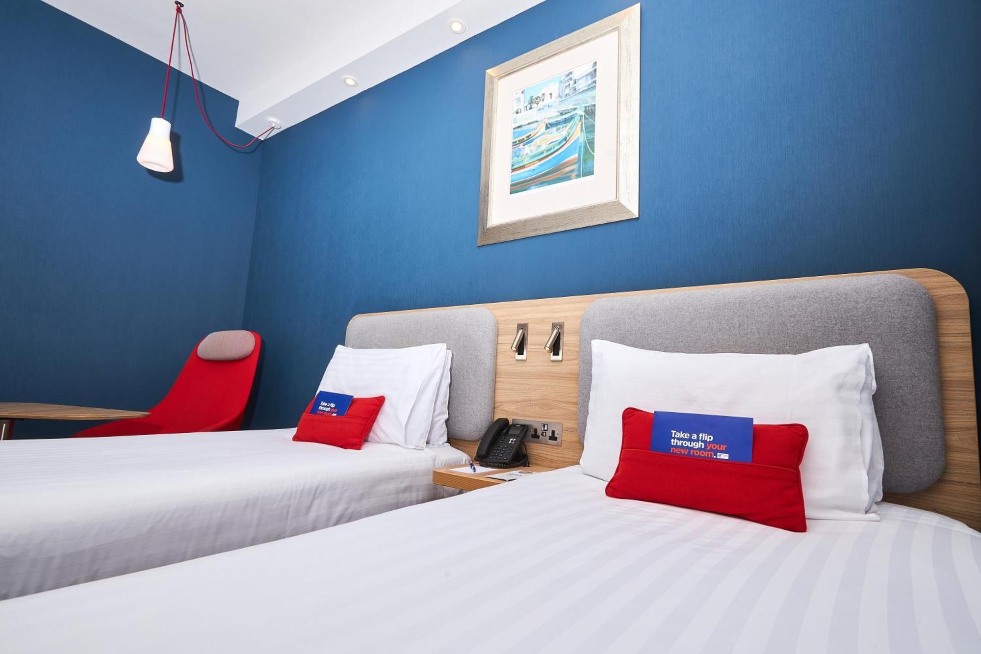 Holiday Inn Express - Malta By Ihg Saint Julian's Exterior photo