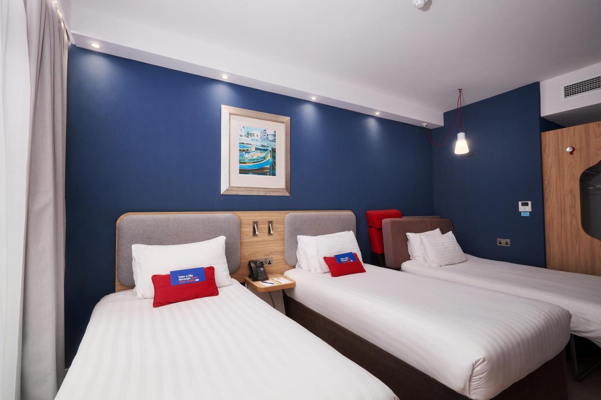 Holiday Inn Express - Malta By Ihg Saint Julian's Exterior photo